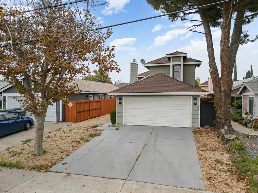 335 W Clover Road, Tracy, CA 95376 - Image #2