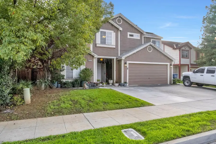 2372 Ironwood Way, Madera, CA 93637 - Image #2