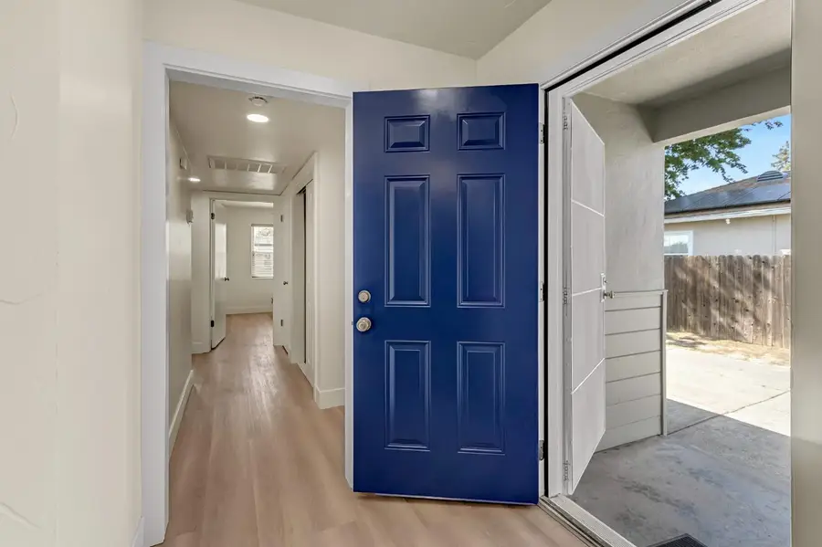 5211 Whittier Drive, Sacramento, CA 95820 - Image #3