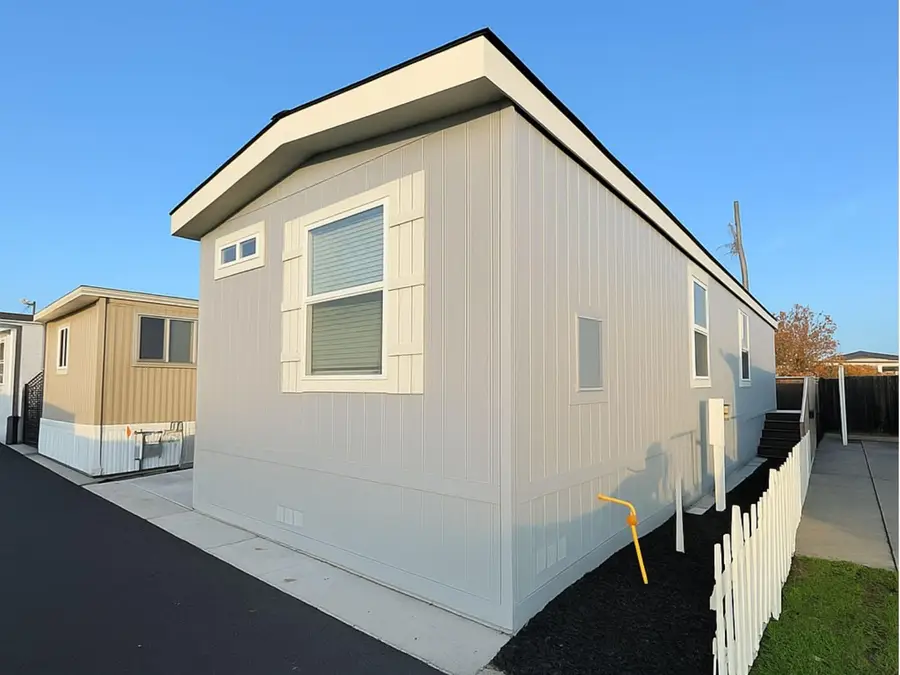 880 E F Street #8, Oakdale, CA 95361 - Image #2