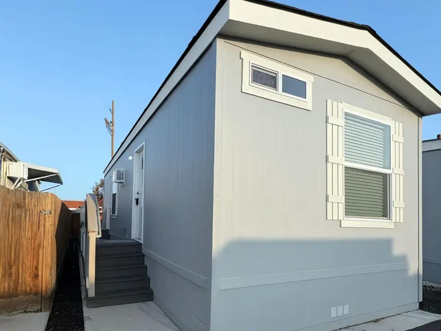 880 E F Street #8, Oakdale, CA 95361 - Image #3