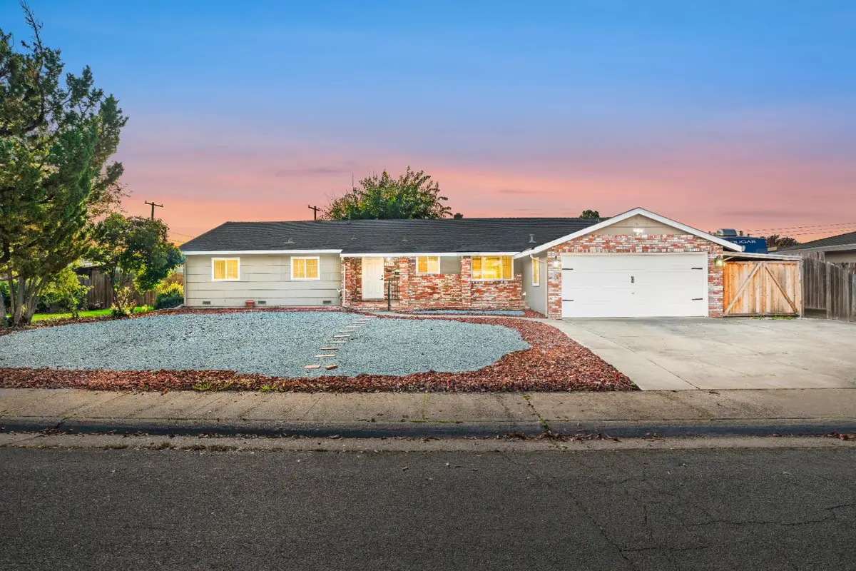 6920 Hogan Drive, Sacramento, CA 95822 - #1