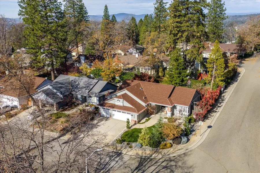 185 Woodcrest Way, Grass Valley, CA 95945 - Image #2