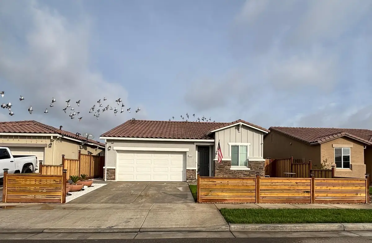 1434 Hayley Street, Los Banos, CA 93635 - Image #1
