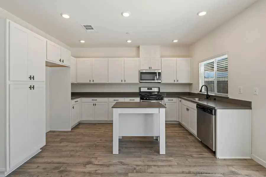 9224 Farmstead Circle, Roseville, CA 95747 - Image #3