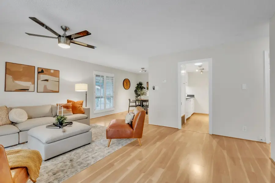 111 Roundtree Court, Sacramento, CA 95831 - Image #2