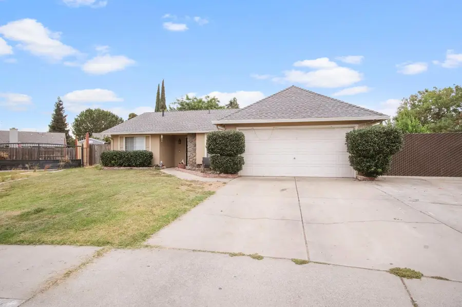 328 Burns Creek Court, Waterford, CA 95386 - Image #2