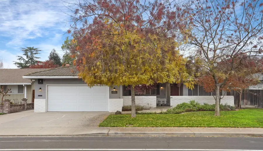 1021 S Mills Avenue, Lodi, CA 95242 - Image #2