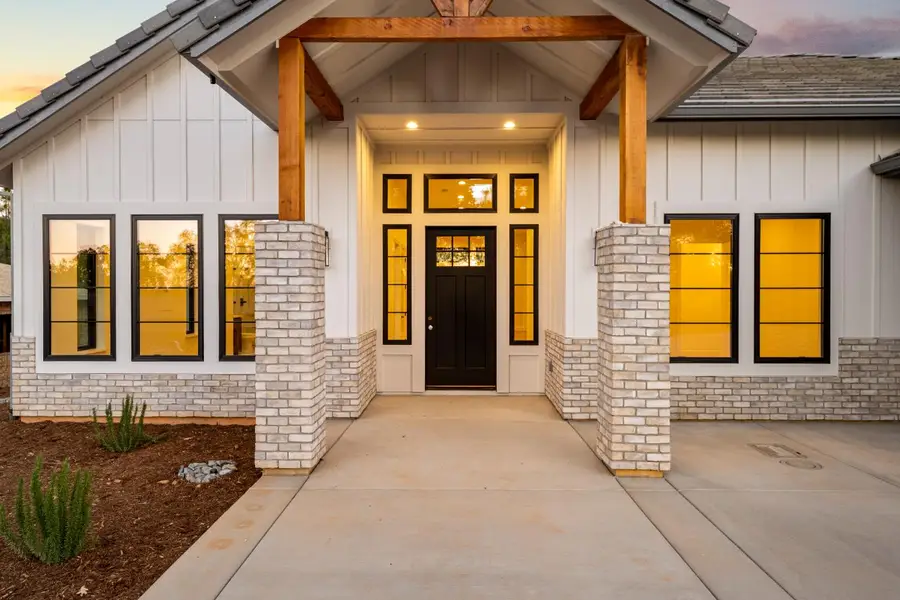 23517 Darkhorse Drive, Auburn, CA 95602 - Image #2