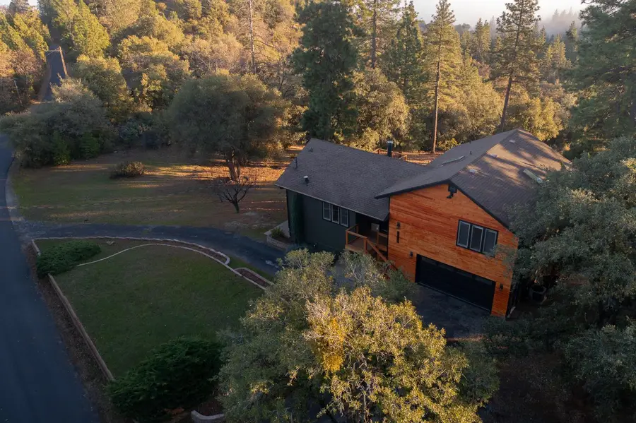 18250 Toyon Rd, Pine Grove, CA 95665 - Image #2