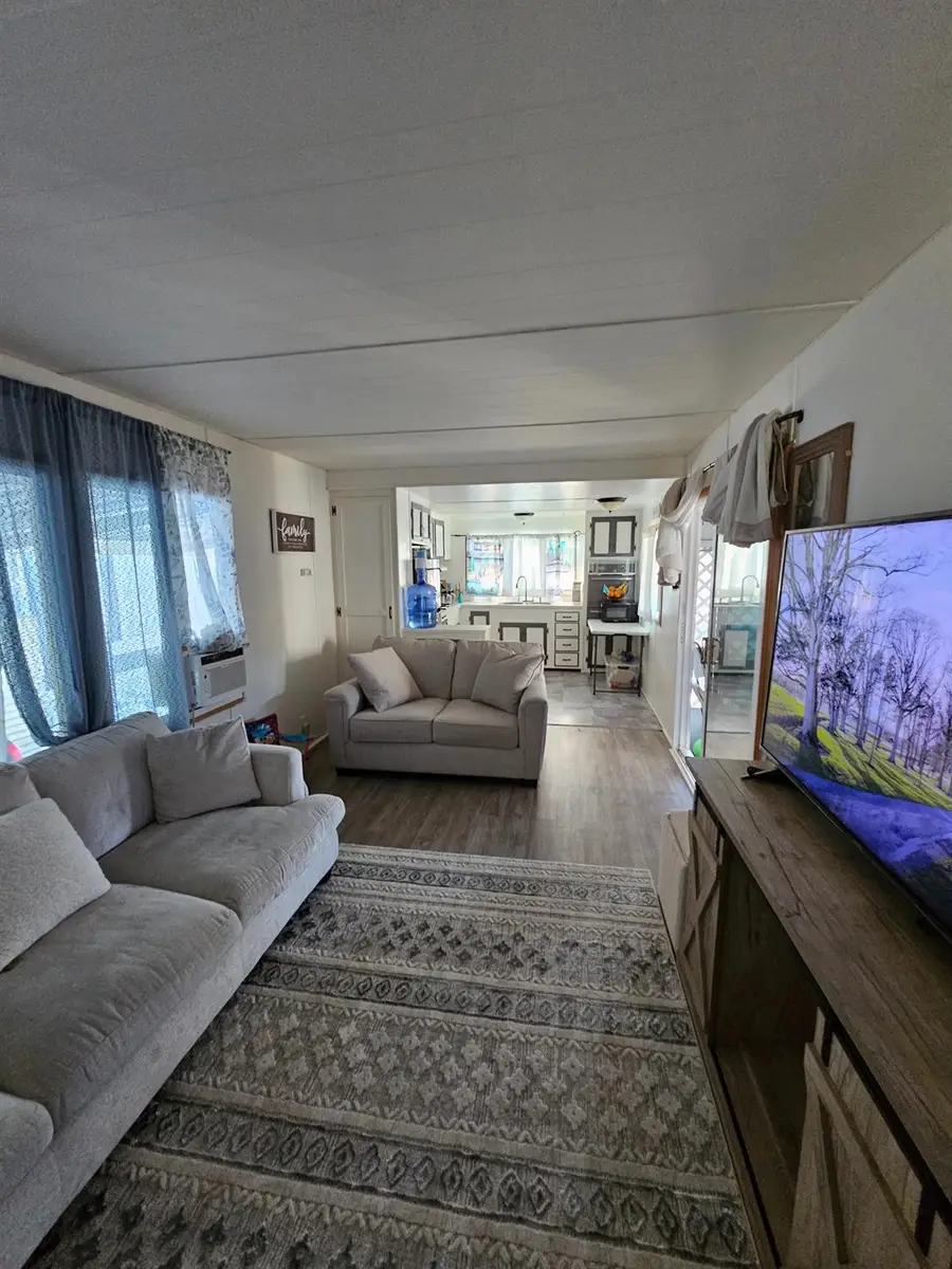 6 Hanford Avenue, Concord, CA 94518 - Image #2