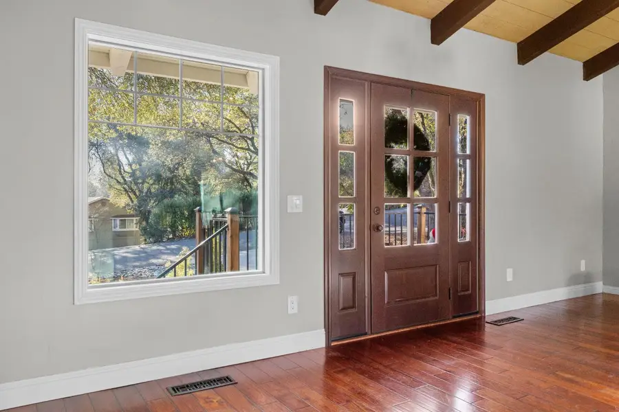 23523 Shadow Dr, Auburn, CA 95602 - Image #2