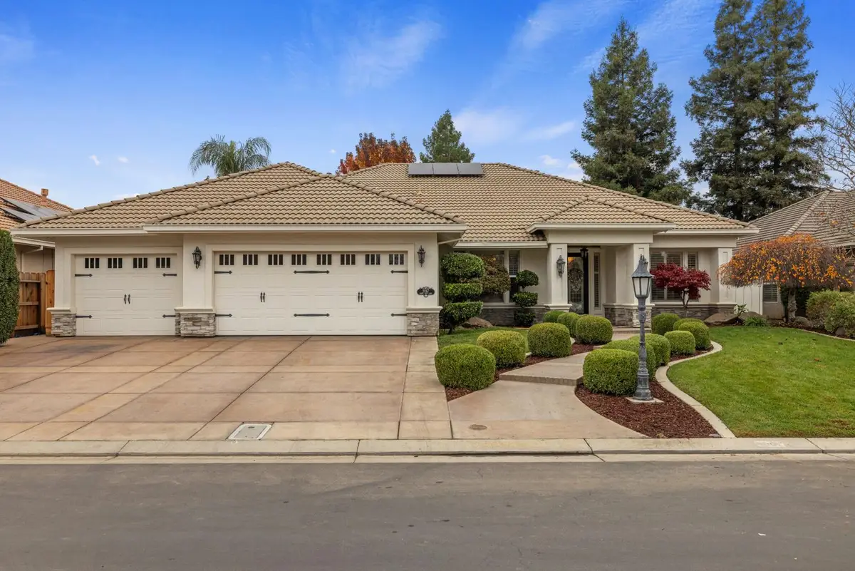 2067 Robin Hood Lane, Merced, CA 95340 - Image #1