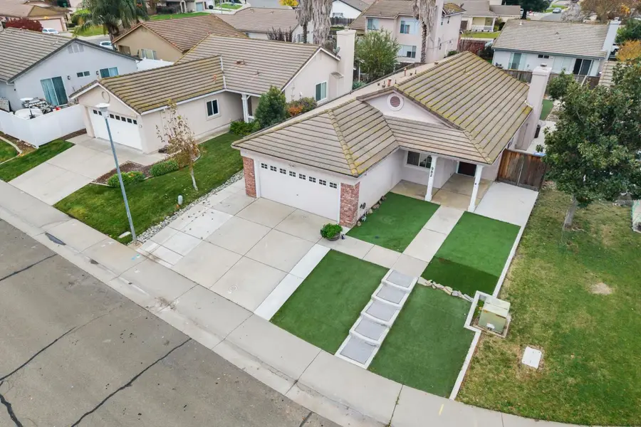 982 Padbury Court, Galt, CA 95632 - Image #2