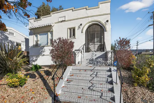 2734 Macarthur, Oakland, CA 94602