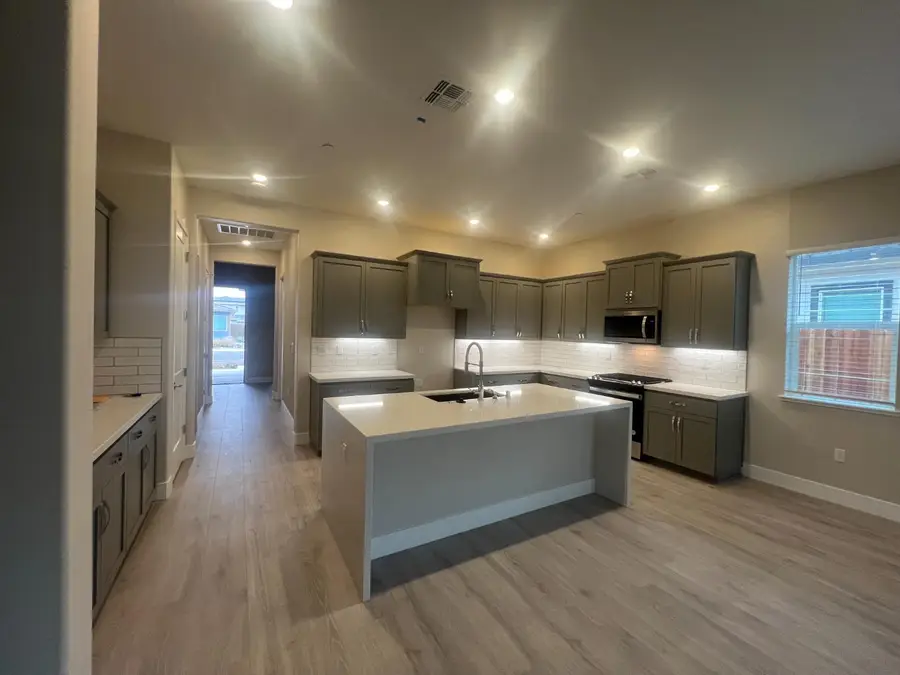 9049 Elliott Springs Drive, Elk Grove, CA 95624 - Image #2