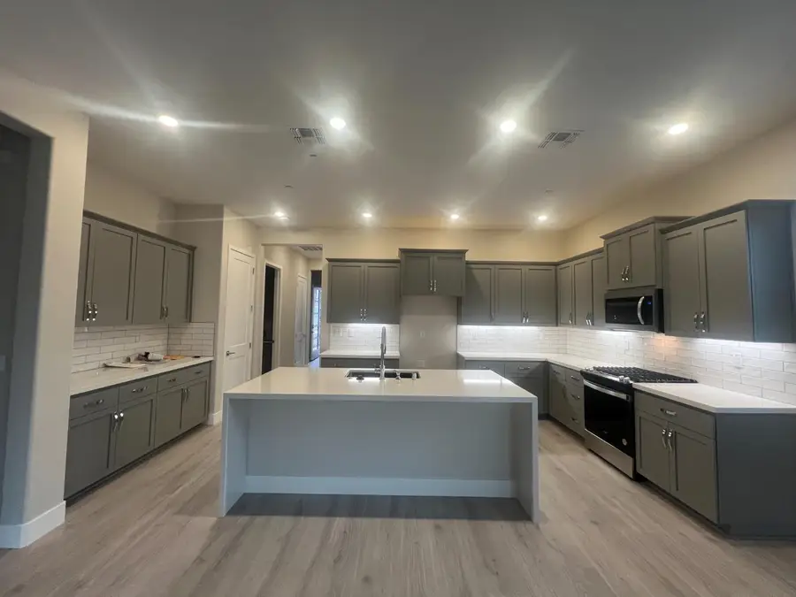 9049 Elliott Springs Drive, Elk Grove, CA 95624 - Image #3