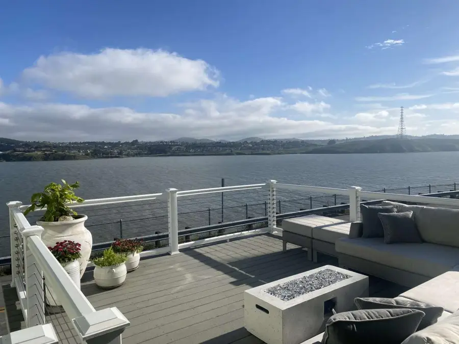 423 Loring Avenue, Crockett, CA 94525 - #2