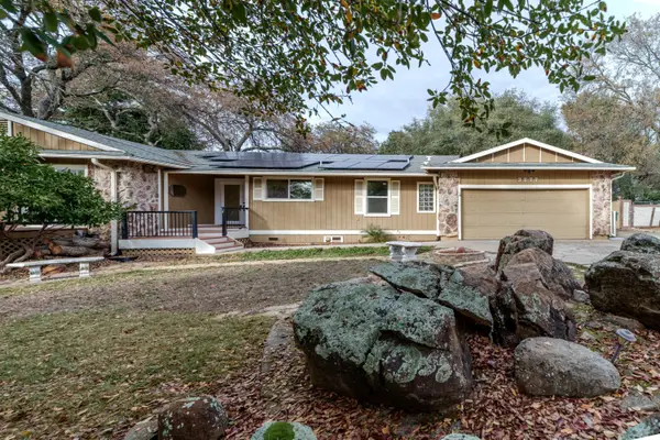 3277 Country Club Dr, Cameron Park, CA 95682