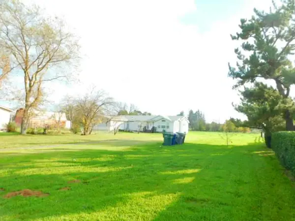 8980 Osage Avenue, Sacramento, CA 95829