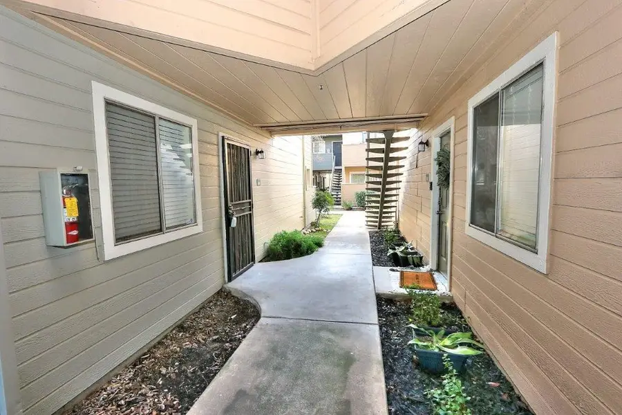 1019 Dornajo Way, Sacramento, CA 95825 - Image #2