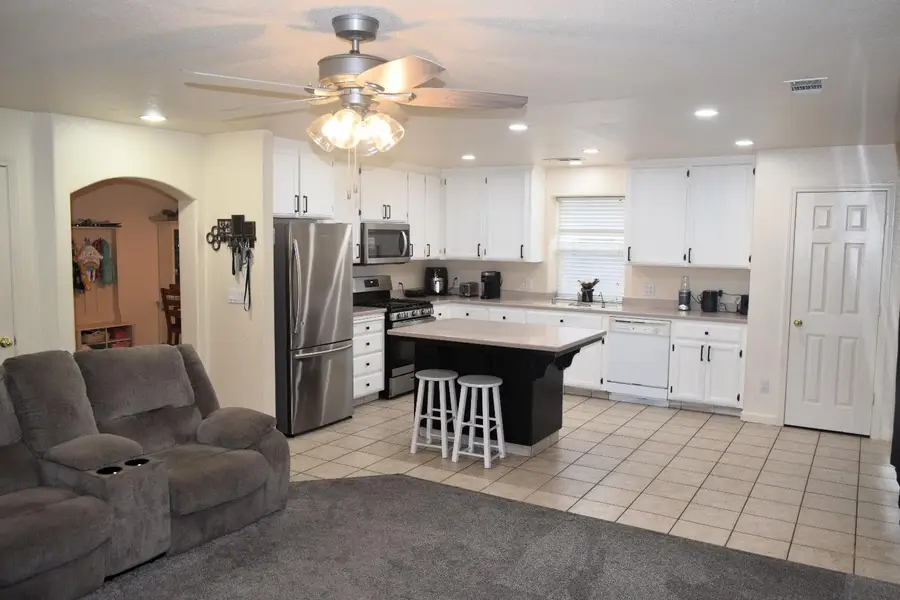 3360 Hollowell Drive, Ceres, CA 95307 - Image #2