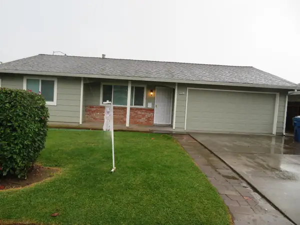 9058 Salmon Falls Dr., Sacramento, CA 95826