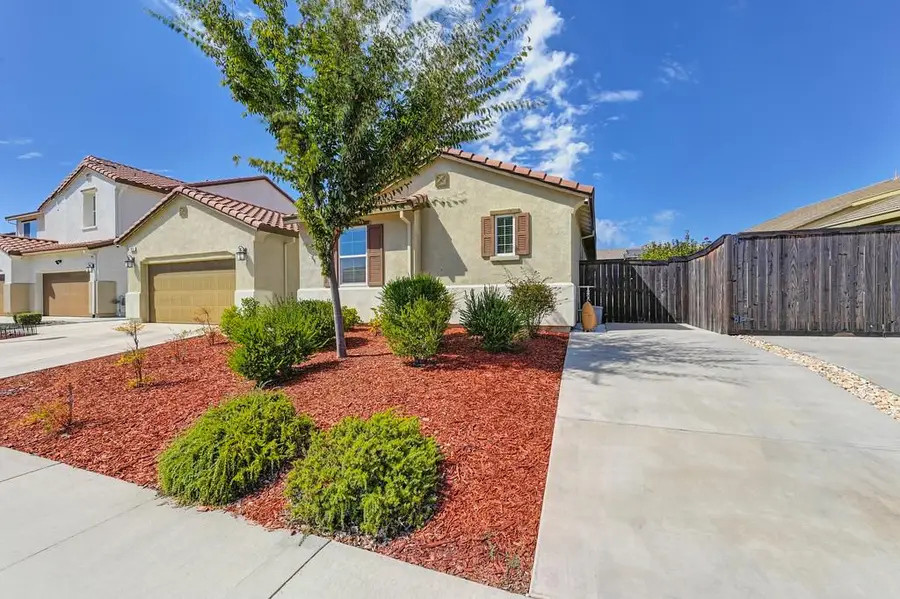 7032 Castle Rock Way, Roseville, CA 95747 - #2