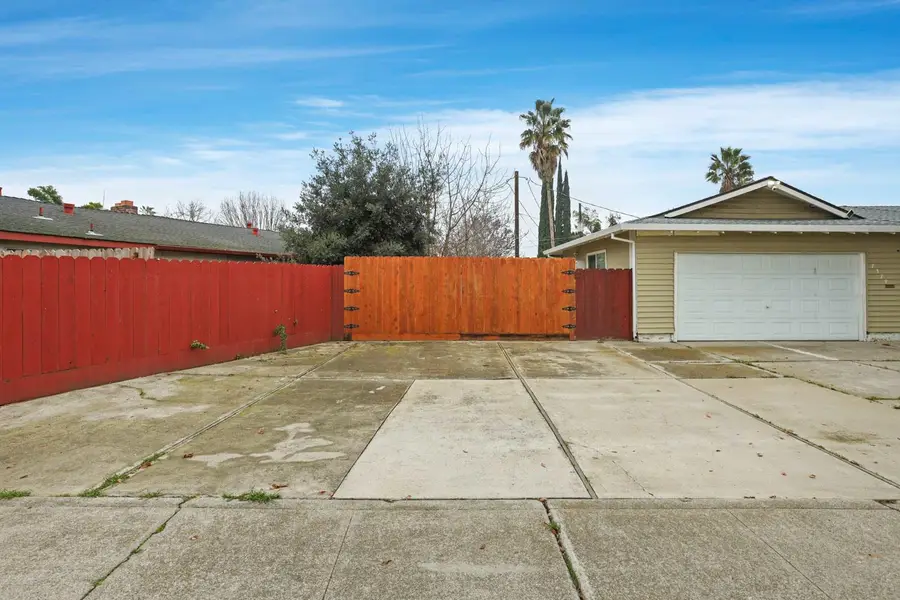 7329 Hemet Ave, Stockton, CA 95207 - Image #3