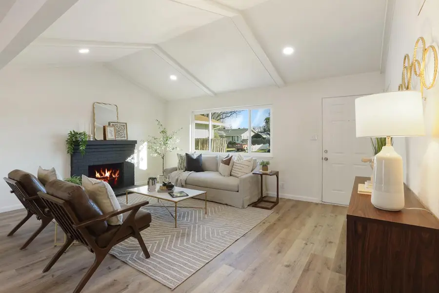 711 E Banbury Drive, Stockton, CA 95207 - Image #2