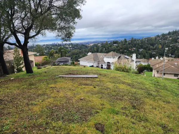 6002 Mazuela Drive, Oakland, CA 94611