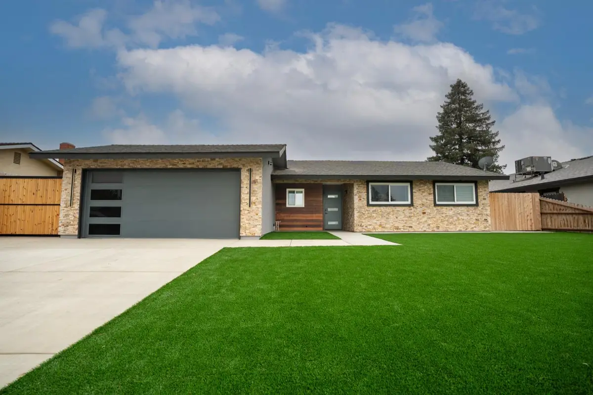 1922 N Adams Street, Tulare, CA 93274 - Image #1