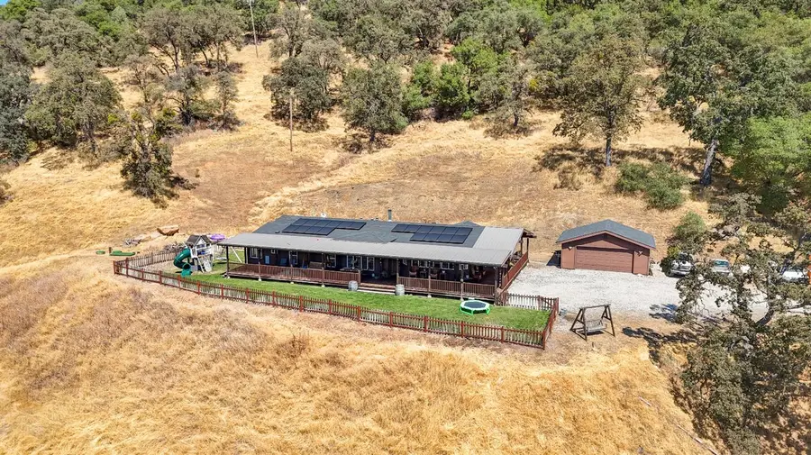 1560 Pinto Dr, Angels Camp, CA 95222 - Image #2