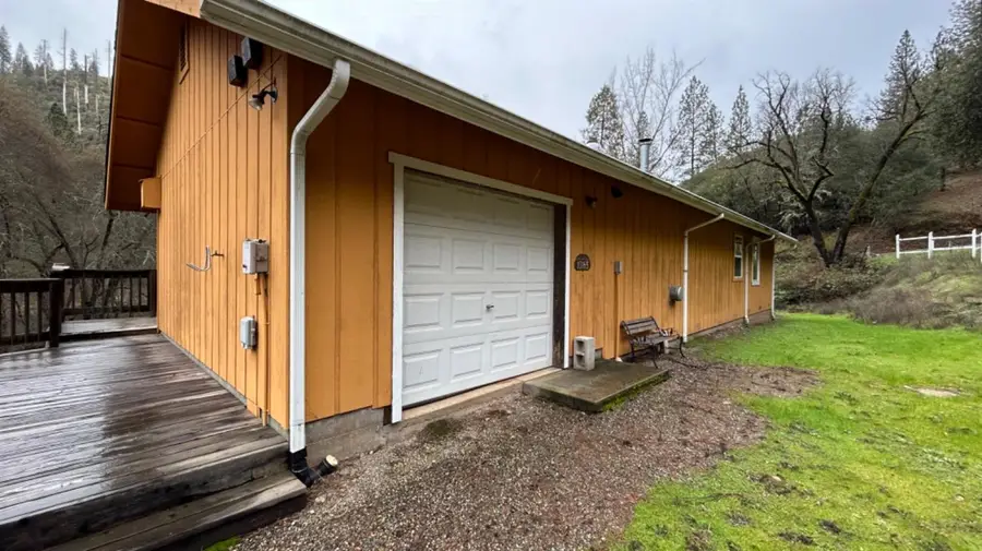 10165 Cave City Rd, Mountain Ranch, CA 95246 - Image #2