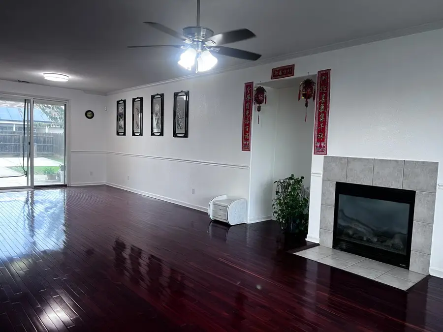 1950 W Rio Hondo Way, Hanford, CA 93230 - #3