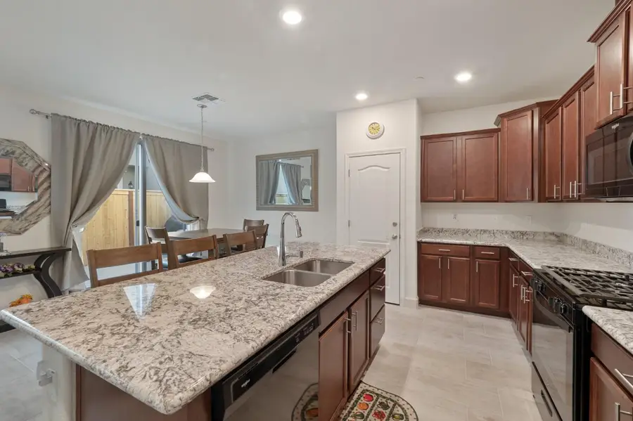 4706 Ocean Ln, Elk Grove, CA 95757 - Image #2