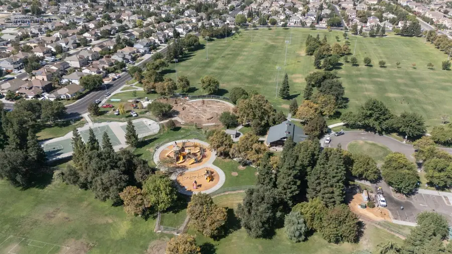 864 Heartland Drive, Manteca, CA 95337 - Image #3