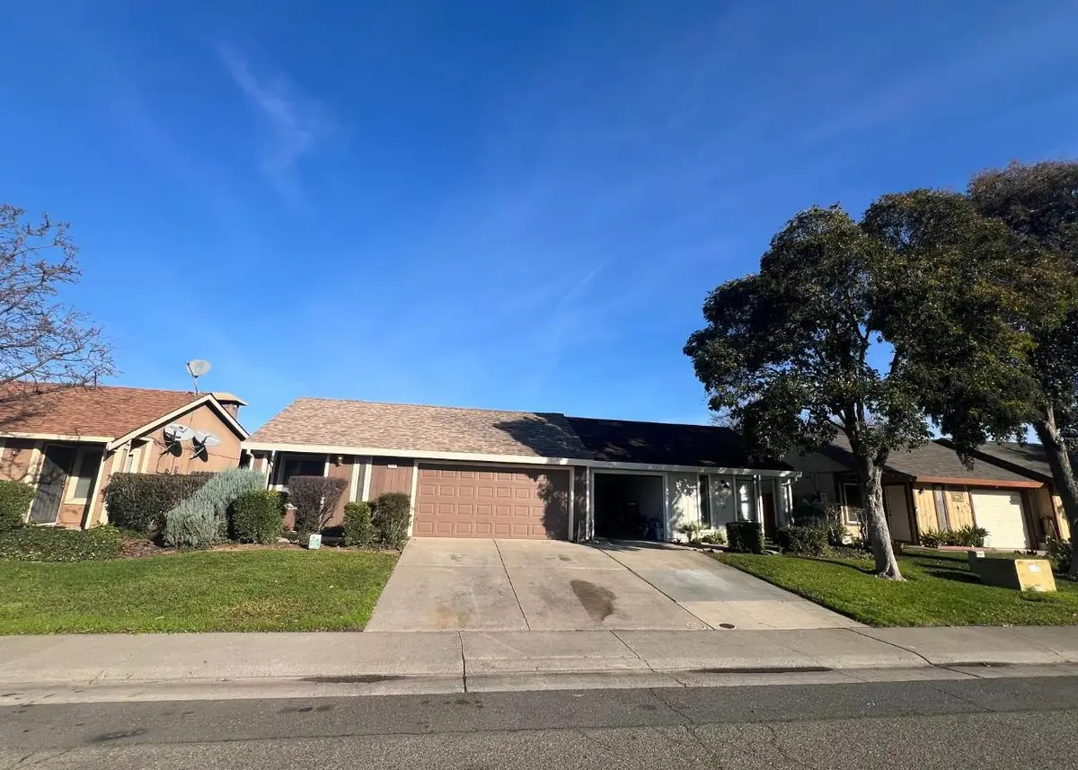 7956 Orchard Woods Circle, Sacramento, CA 95828 - Image #1