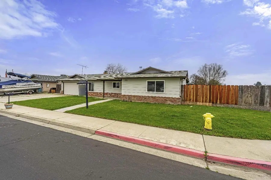 1407 E D Street, Oakdale, CA 95361 - Image #3