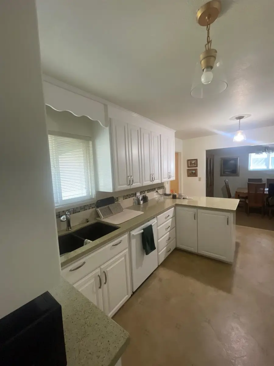 130 W Loretta Avenue, Stockton, CA 95207 - Image #2