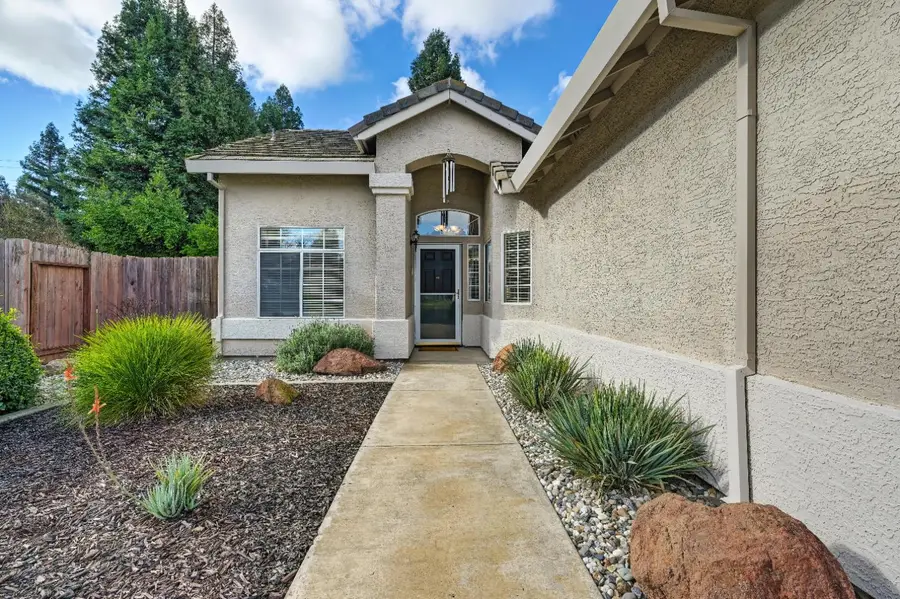 9582 Castledale Court, Elk Grove, CA 95758 - Image #2