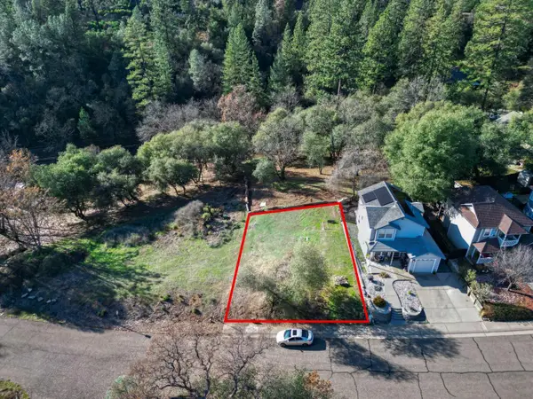 2532 Golden Eagle Dr, Placerville, CA 95667