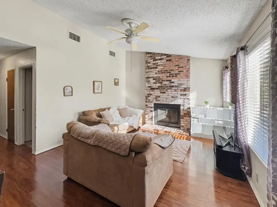 254 W Woodland, Woodland, CA 95695 - Image #2