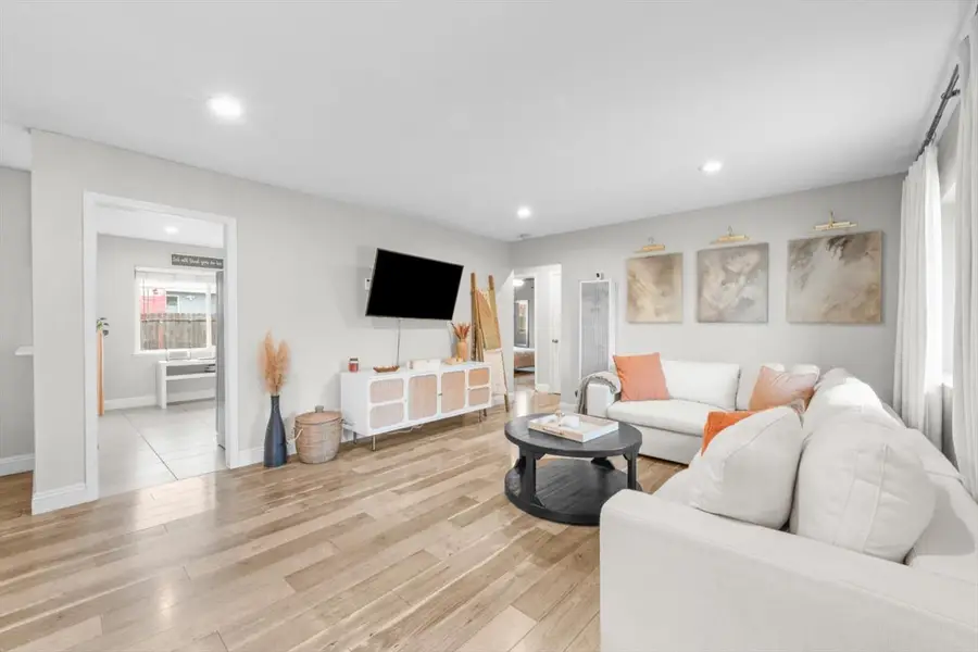 5879 Lorraine Court, Sacramento, CA 95817 - Image #3