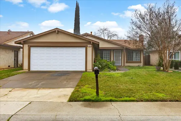 9482 Countryroads Drive, Sacramento, CA 95827