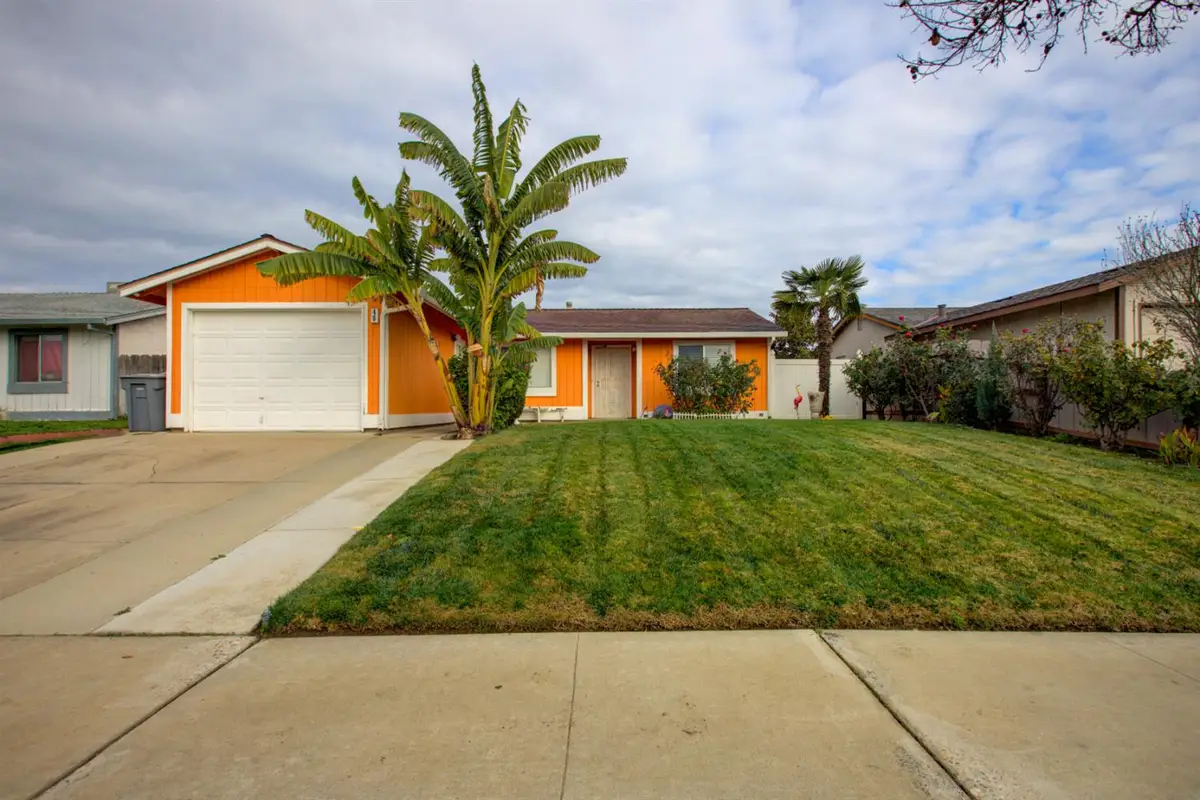 49 W Swallow, Merced, CA 95341 - Image #1