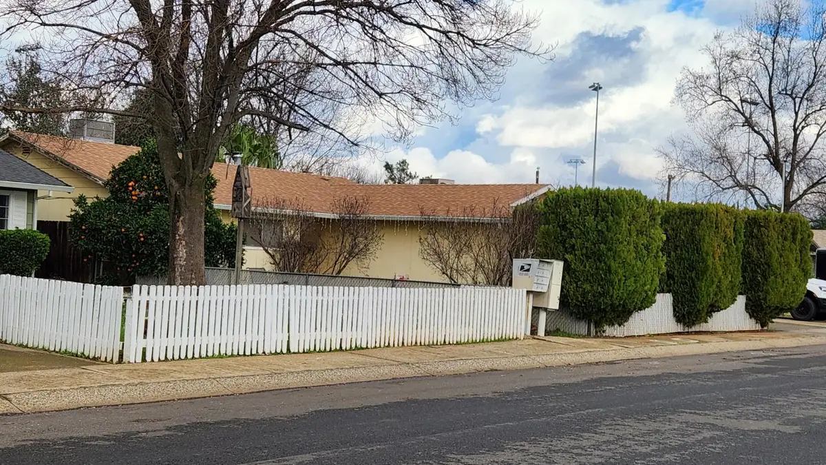 2332 Venus Way, Redding, CA 96002 - Image #1