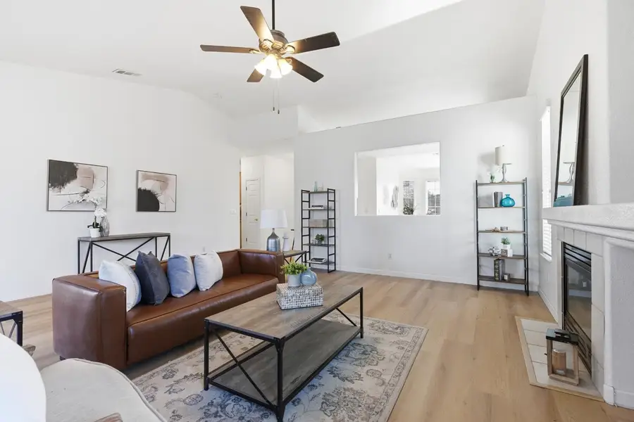 1131 Meadowbrook Court, Manteca, CA 95336 - Image #3