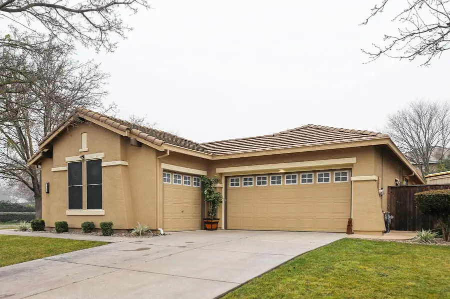 1040 Waterford Drive, West Sacramento, CA 95605 - Image #2