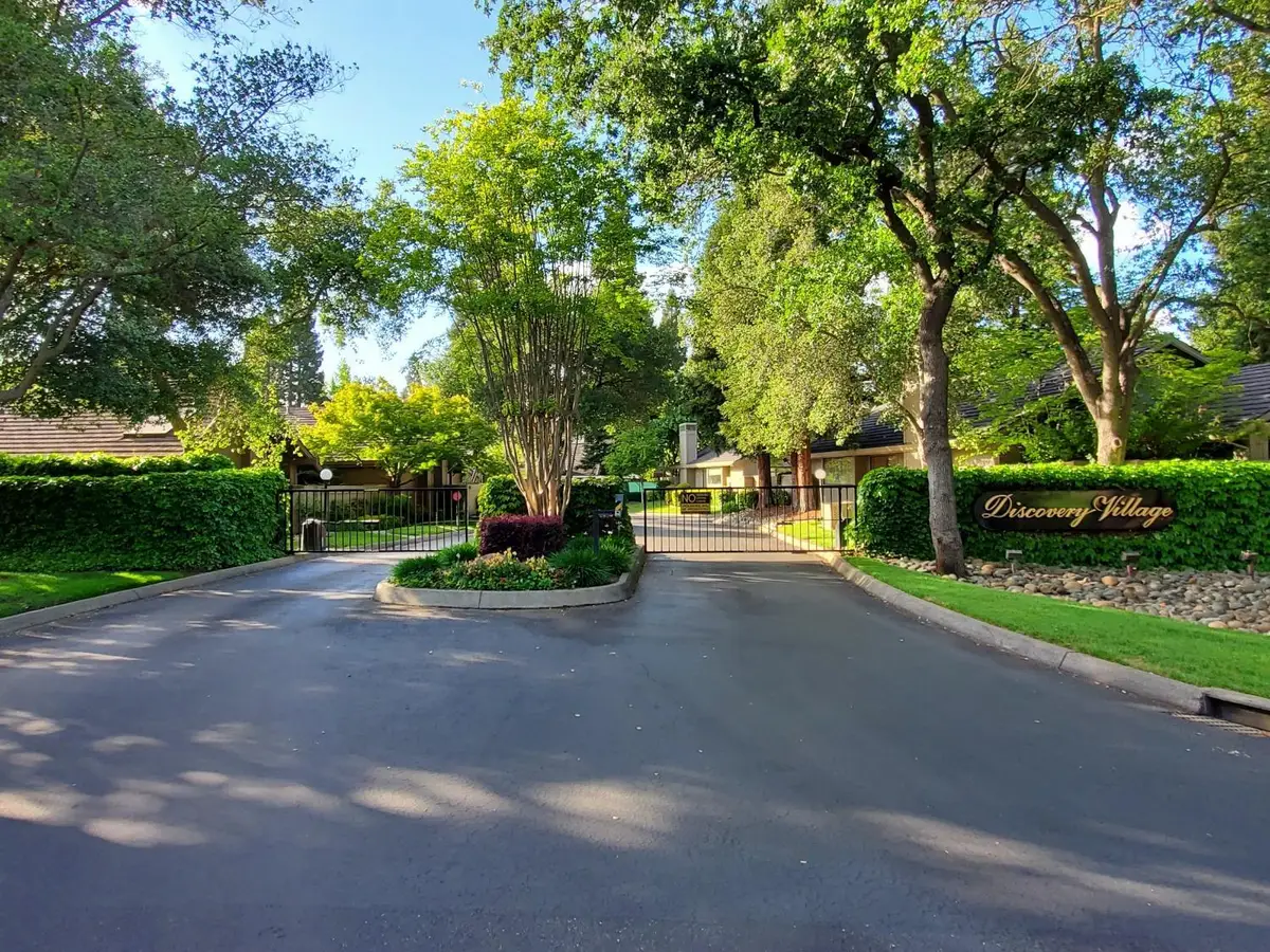 1828 Discovery Village Lane, Gold River, CA 95670 - #1